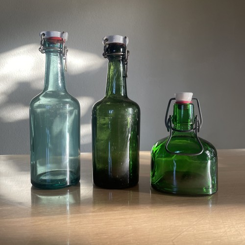 Vintage glas flaschen - x,