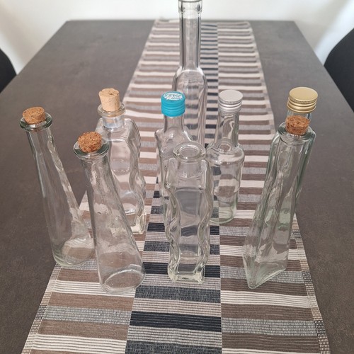 Verschiedene glasflaschen mit - glasflaschen,