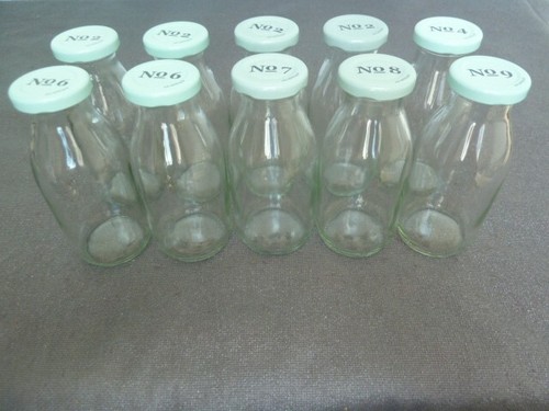 Leere glasflaschen mit - leere,